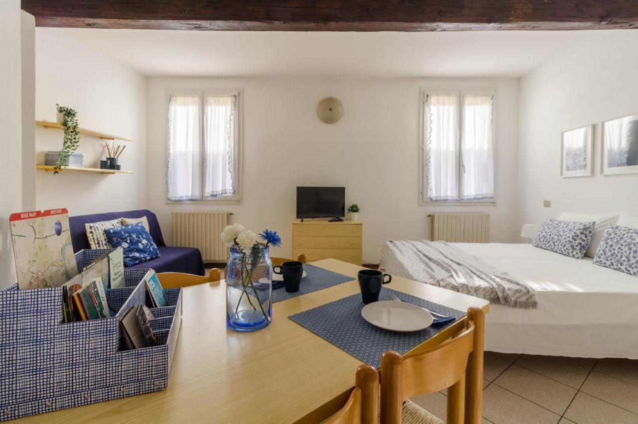 Al Pipai Apartment Ferrara Bagian luar foto